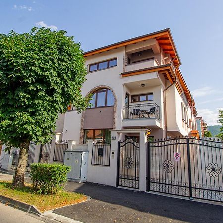Cozy Brand New Boutique Aparthotel Braszów Zewnętrze zdjęcie