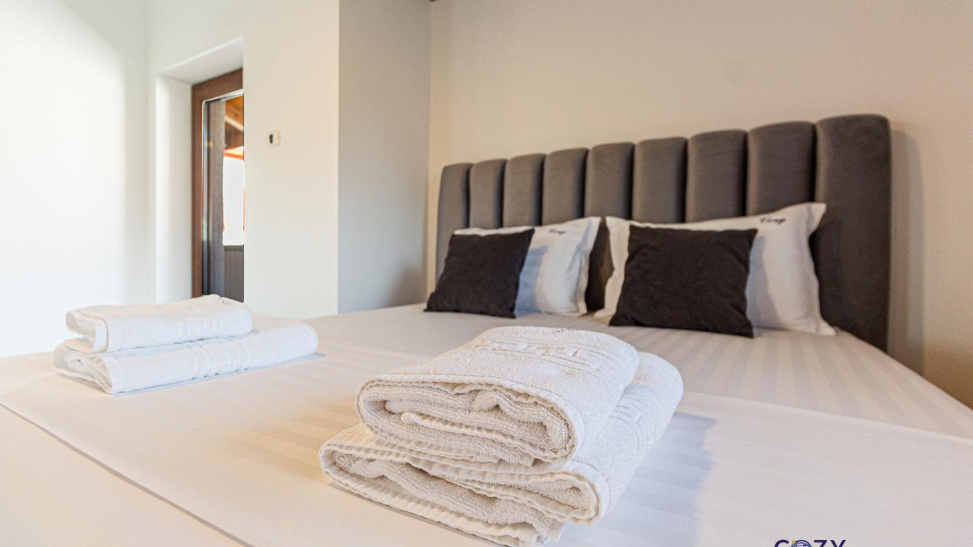 Cozy Brand New Boutique Aparthotel Braszów Zewnętrze zdjęcie