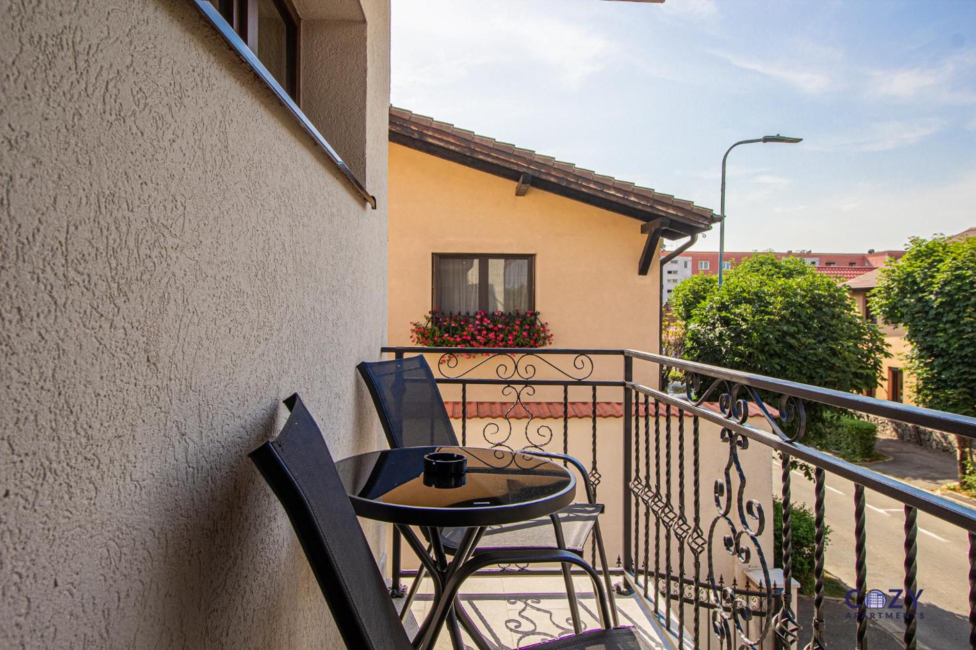 Cozy Brand New Boutique Aparthotel Braszów Zewnętrze zdjęcie